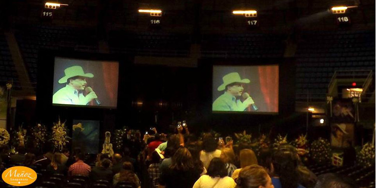Thousands attend memorial service for Emilio Navaira at Freeman Coliseum in San Antonio on Sunday, May 22, 2016. (David Munoz / Munoz Snapshots)