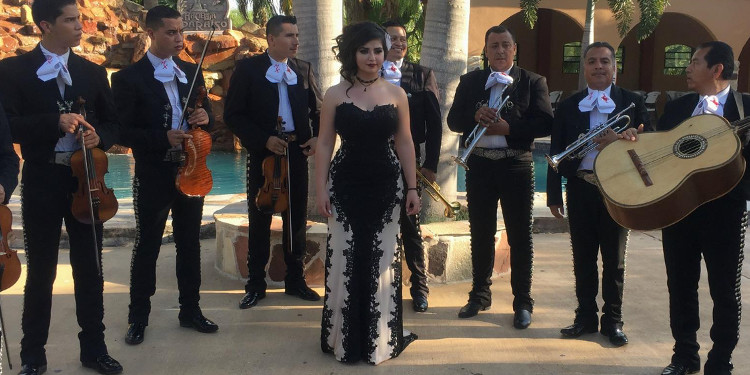 jenniferdegolladomariachi-featured