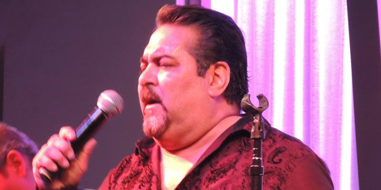 Ram Herrera performs at Ak-chin Casino on Feb. 16, 2017. (Elisa Jaimez / TejanoNation)