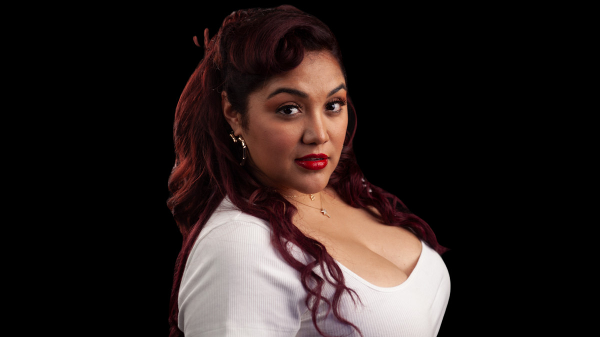 Veronique Medrano inks deal with Cricket Wireless – Tejano Nation
