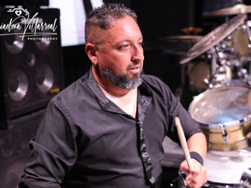 Mike Gonzalez And The Iconiczz Share Sneak Peek of Cover Art and Teaser for New Single ‘Siempre Te&nbsp;Cuidaré’