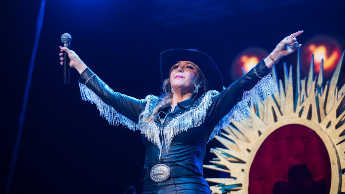 Alicia Villarreal Honored with Trofeo Regio 2025 – Tejano Nation