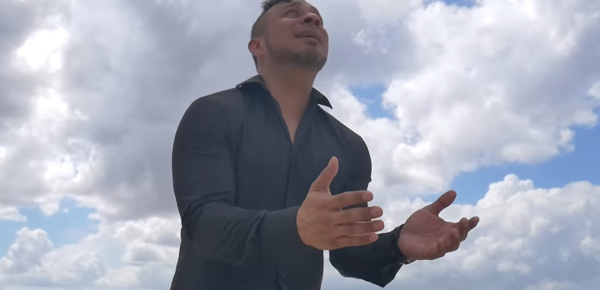 Siggno, Jesse Turner, Vuela Madrecita