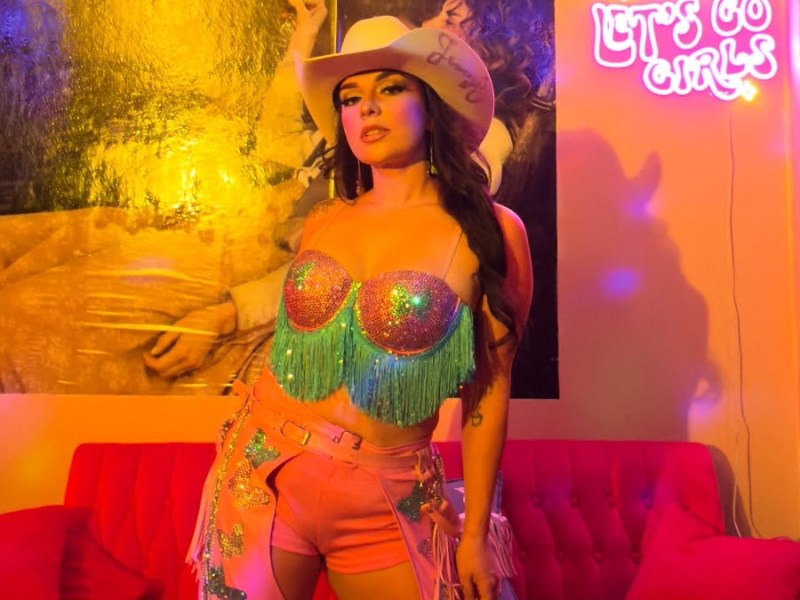 Jenny B Premieres Vibrant New Music Video for ‘Ven, Ven, Ven,’ Kicking Off a Bold New&nbsp;Era