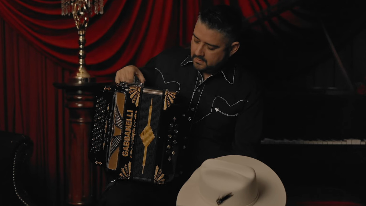 Lucky Joe Drops Passionate Video for ‘Que Te Vaya Mal’