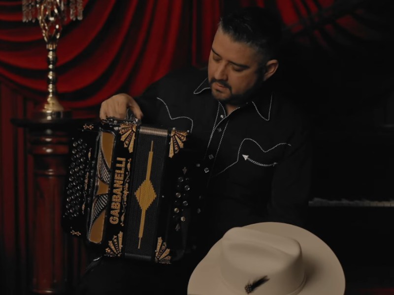 Lucky Joe Drops Passionate Video for ‘Que Te Vaya&nbsp;Mal’