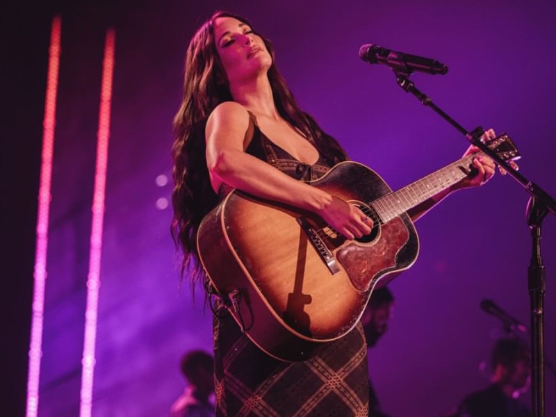 Kacey Musgraves Invites South Texas Mariachi Trio to Share Stage in Powerful Cultural&nbsp;Moment