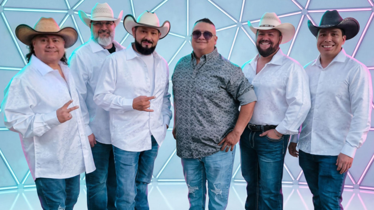 Grupo Stampede Returns to Conjunto Roots with ‘A Pesar De Tu Engaño’ Featur