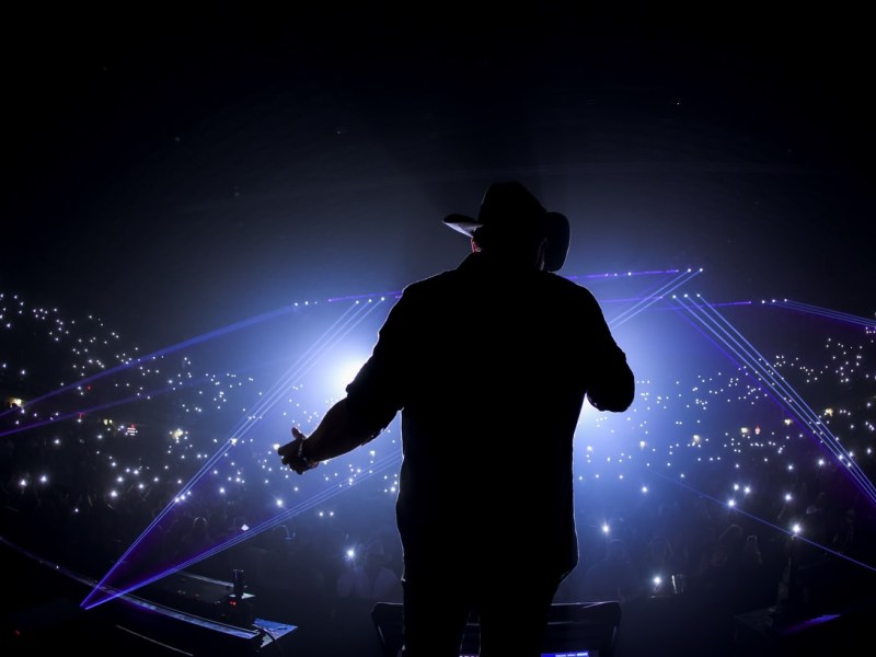 Grupo Duelo Ignites Sold-Out San Antonio Crowd as Gravedad Tour Launches in Spectacular&nbsp;Fashion