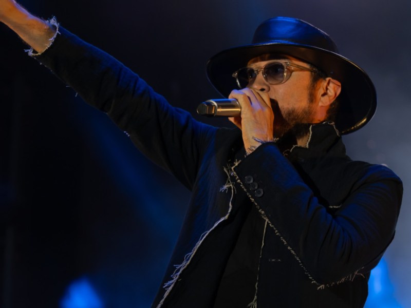 Oscar De La Rosa Unveils Cover Art and Release Date for Historic Solo Album ‘Si Fueran&nbsp;Mías’