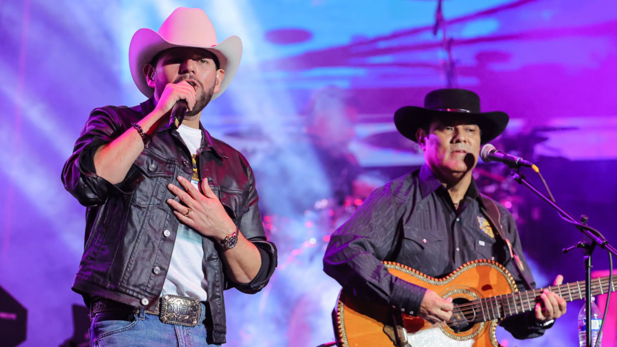 Los Palominos Kick Off Historic 35th Anniversary Tour With Surprise Guests 
