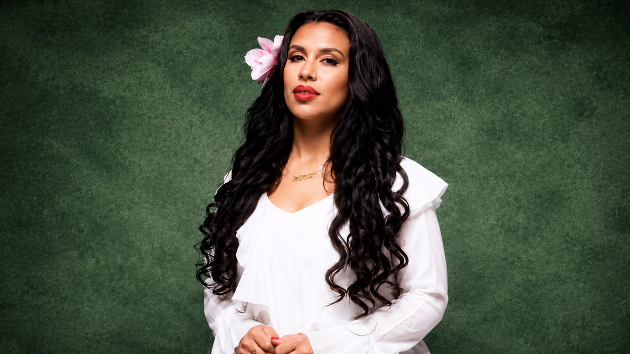 Gabriella Martinez Unveils Heartfelt New Single ‘Tienes Suerte’