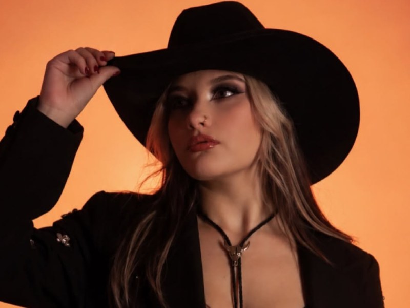 Andrea Sofía Takes ‘La Mejor Versión de Mí’ Into Tejano&nbsp;Territory
