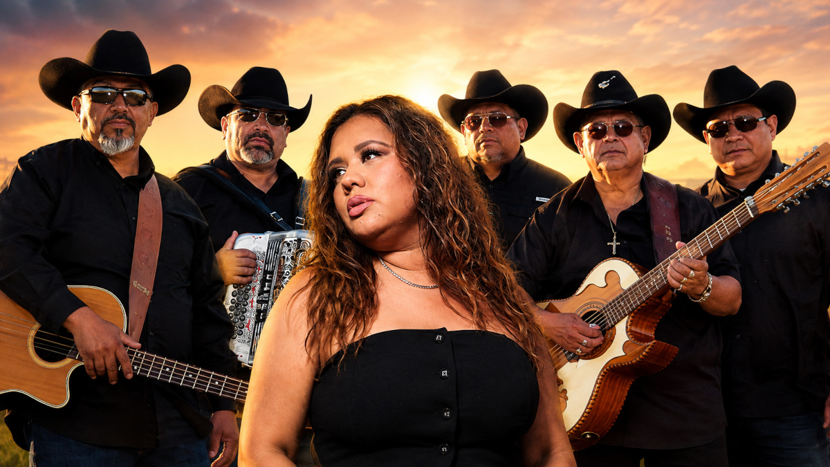 Los Hermanos Peña Team Up With Destiny Navaira for New Original Cumbia ‘Viejo Amor’