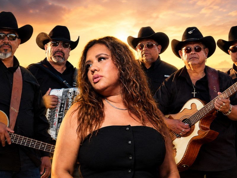 Los Hermanos Peña Team Up With Destiny Navaira for New Original Cumbia ‘Viejo&nbsp;Amor’